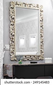  Dressing Table With Large Mirror