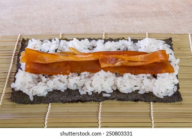 Dried Gourd Shavings Sushi Roll