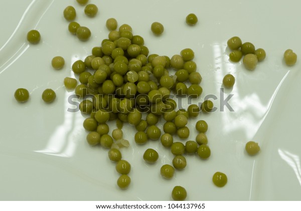 Dried Green Peas sack\
seed shell skinned