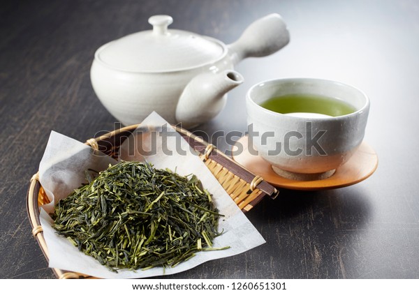 Dried\
green tea leaves, Japanese tea, Sencha,\
Ryokucha