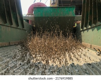 Drilling Fluid Mud On Shale Shaker In Onshore Land Drilling Rig