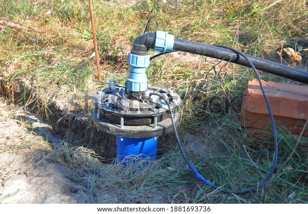Drilling, installation and\
maintenance of a borehole, bore pump for a house, private water\
supply. 