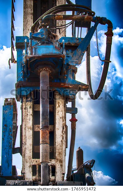 Drilling rig. Drilling deep wells in the
bowels of the earth. Industry and construction. Mineral exploration
- oil, gas and other
resources.