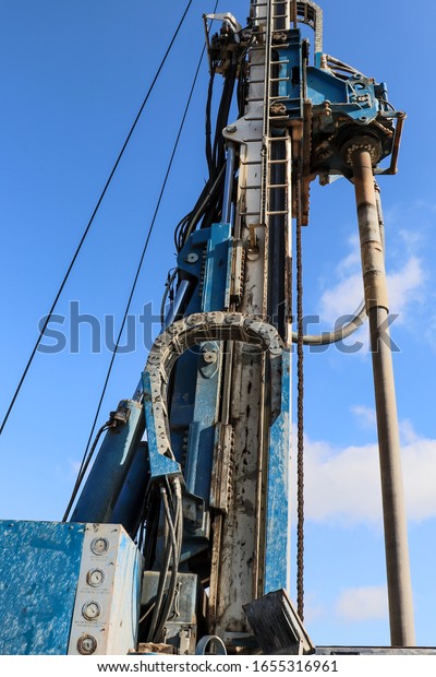 Drilling rig. Industry The device of deep wells for
freezing soil.
