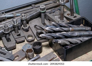 1,359 Drill bushing Images, Stock Photos & Vectors | Shutterstock