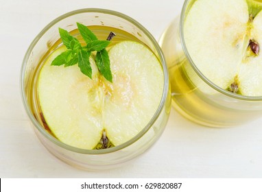 Drink With Apple Slices In A Glass