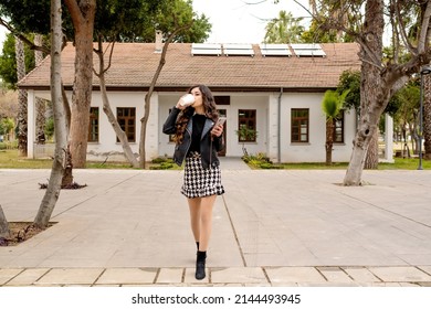 Drink Coffee, Young Woman Keeps Walking While Drinking Coffee, Beautiful Woman Trying To Keep Up With The Busy Work Schedule