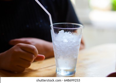 Drinking water, cold water
