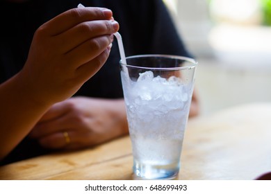 919,914 Drinking cold water Images, Stock Photos & Vectors | Shutterstock