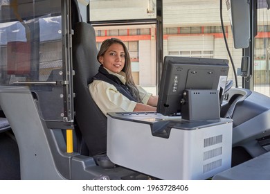 a driver woman working again