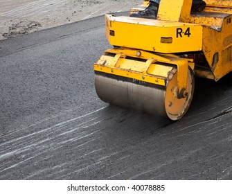 Driveway Asphalt Paving Crew