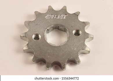 Driving gear chain wheel with cogs of motor pit bike transmission, mark type 256 chain pitch, 14 number cogs
