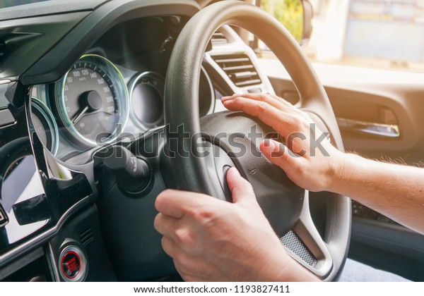 Driving safety, using a\
horn
