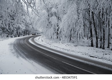 Driving in winter road conditions