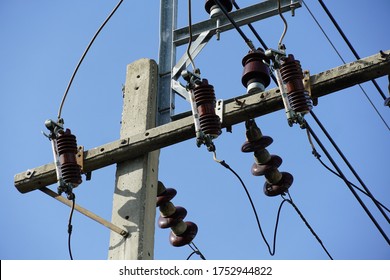 Drop Fuse Cutout Electrical Insulators On Stock Photo 1752944822 ...