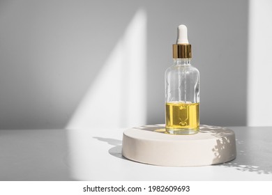 Dropper Glass Bottle Mock-Up. Body Treatment And Spa. Natural Beauty Products. Eco Cream, Serum, Skin Care Blank Bottle. Anti-cellulite Massage Oil. Oily Cosmetic Pipette