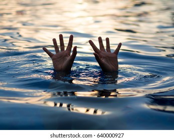 Drowning Victims Hand Drowning Man Needing Stock Photo 640000927 ...