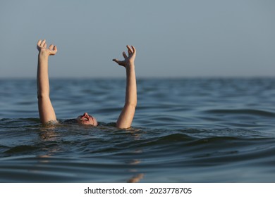 8,217 Drowning woman Images, Stock Photos & Vectors | Shutterstock