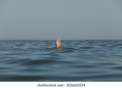 1,275 Woman sinking Images, Stock Photos & Vectors | Shutterstock