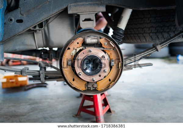 Drum brake and asbestos brake pads it\'s a part\
of car use for stop the car for safety at rear wheel this a new\
spare part for repair at car\
garage
