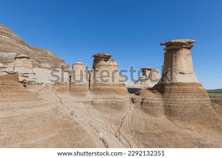 Drumheller Alberta canada hoodoos stone formation 商業照片 © 