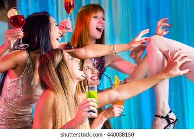 Drunk Girls Stripping