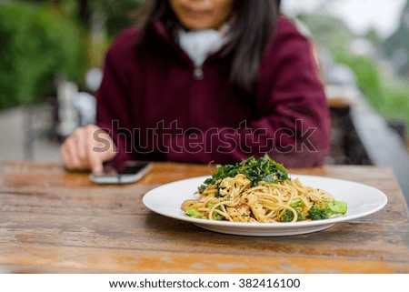 drunken Spaghetti - Stir Fried Spicy Spaghetti With chicken (Thai Food)