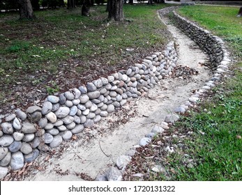 The Dry Detention Pond Has No Water Source. Wet Detention Ponds Or Rainwater Management Ponds Are Artificial Ponds Surrounded By Vegetation And Include Permanent Ponds In The Design.