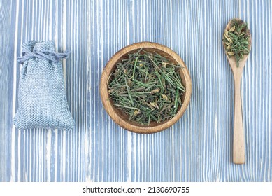 Dry grass Flax (lat. Linaria). Healing herbs.