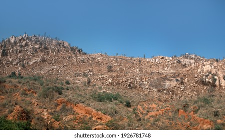 Dry hills and scrub (evergreen sclerophyllous bush formation) in the area of the Deccan plateau, India