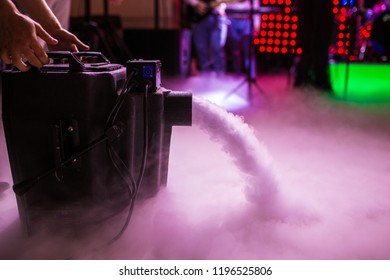 Dry Ice Low Fog Machine With Hands On For Wedding First Dance In Restaurants