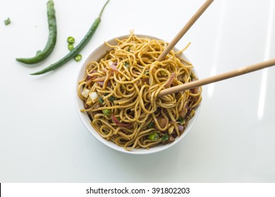 Dry Vegetable Chow Mein Noodles Served In Bowl