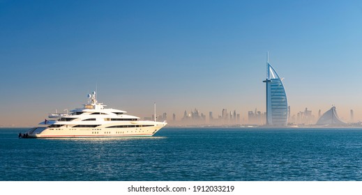 dubai yacht hashtags