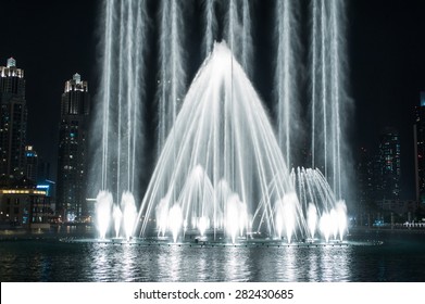 The Dubai Dancing Fountain - wonderful evening show near Burj Khalifa tower
