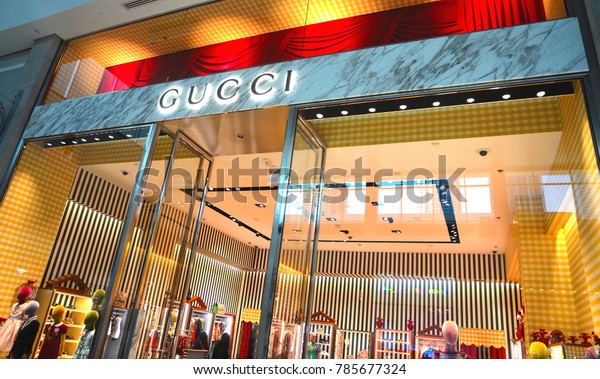 Dubai December 1 2017 Gucci Store Beauty Fashion Stock Image