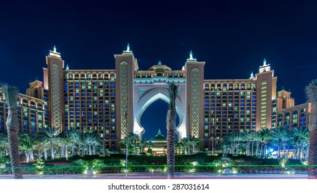 912 Dubai hotel entrance Images, Stock Photos & Vectors | Shutterstock