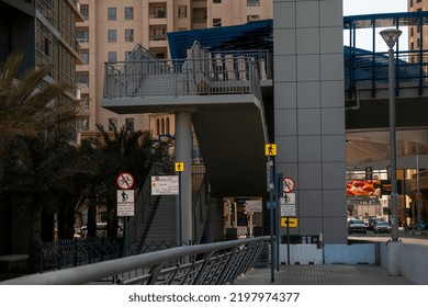 Dubai, UAE- 04.09.2022. Dubai Marina Walk