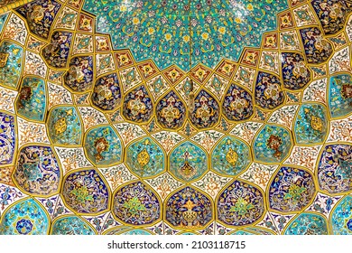 Dubai, UAE, 27.09.21. The Iranian Mosque (Imam Hussein Mosque) In Dubai Colorful Dome With  Floral And Geometric Tiles Patterns, Example Of Persian Architecture.