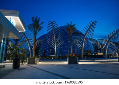 Dubai, Uae, April 20, 2021. The View At The Palm At Night. New Viewing Point In Dubai. 