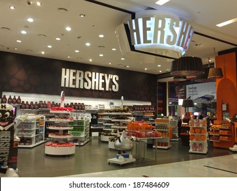 DUBAI, UAE - FEB 16:  Hersheys Chocolate World At Dubai Mall In The UAE, On Feb 16, 2014,. Dubai Mall Is The Worlds Largest Shopping Mall Based On Total Area And 6th Largest By Gross Leasable Area.