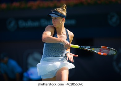 DUBAI, UNITED ARAB EMIRATES - FEBRUARY 16 : Elina Svitolina In Action At The 2016 Dubai Duty Free Tennis Championships