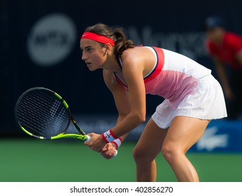 DUBAI, UNITED ARAB EMIRATES - FEBRUARY 17 : Caroline Garcia In Action At The 2016 Dubai Duty Free Tennis Championships