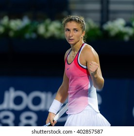 DUBAI, UNITED ARAB EMIRATES - FEBRUARY 18 : Sara Errani In Action At The 2016 Dubai Duty Free Tennis Championships