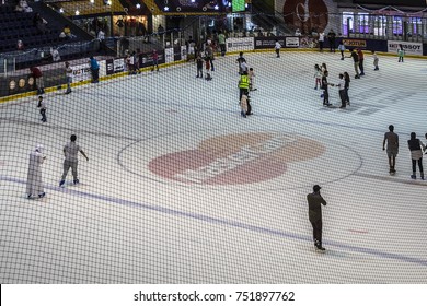 Imagenes Fotos De Stock Y Vectores Sobre Ice Rink Dubai Mall