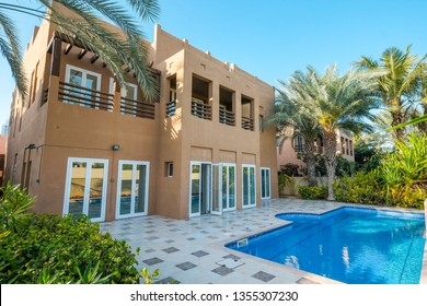 4,429 Emirates hills dubai Images, Stock Photos & Vectors | Shutterstock