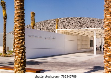 Dubai/UAE- Nov 15 2017: Tourists Entering Louvre Museum In Abu Dhabi On A Sunny Day. Louvre Is A New Museum In United Arab Emirates Opened On November 8th 2017