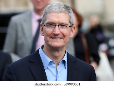 DUBLIN, IRELAND - 11/11/2015
Apple CEO, Tim Cook, Arrives For A Q&A With Members Of The Trinity College Dublin Philosophical Society And Receive The Gold Medal Of Honorary Patronage