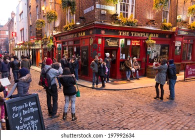 DUBLIN, IRELAND - FEB 15: Street scene in Dublin, Ireland on Feb 15, 2014. Temple Bar historic district is known as Dublins cultural quarter with lively nightlife.