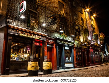 Dublin Ireland jan 22 2017 - Night street scene in the Dublin, Ireland Temple bar historic district. This landmark medieval area is known as Dublins cultural quarter with lively nightlife.