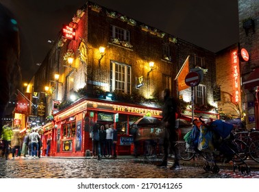 Dublin, Ireland - June 2, 2022: A Busy Nightlife Of The Temple Bar Area In Dublin, Ireland, A Popular Historic Quarter Of Dublin With Pubs, Restaurants And Music Venues